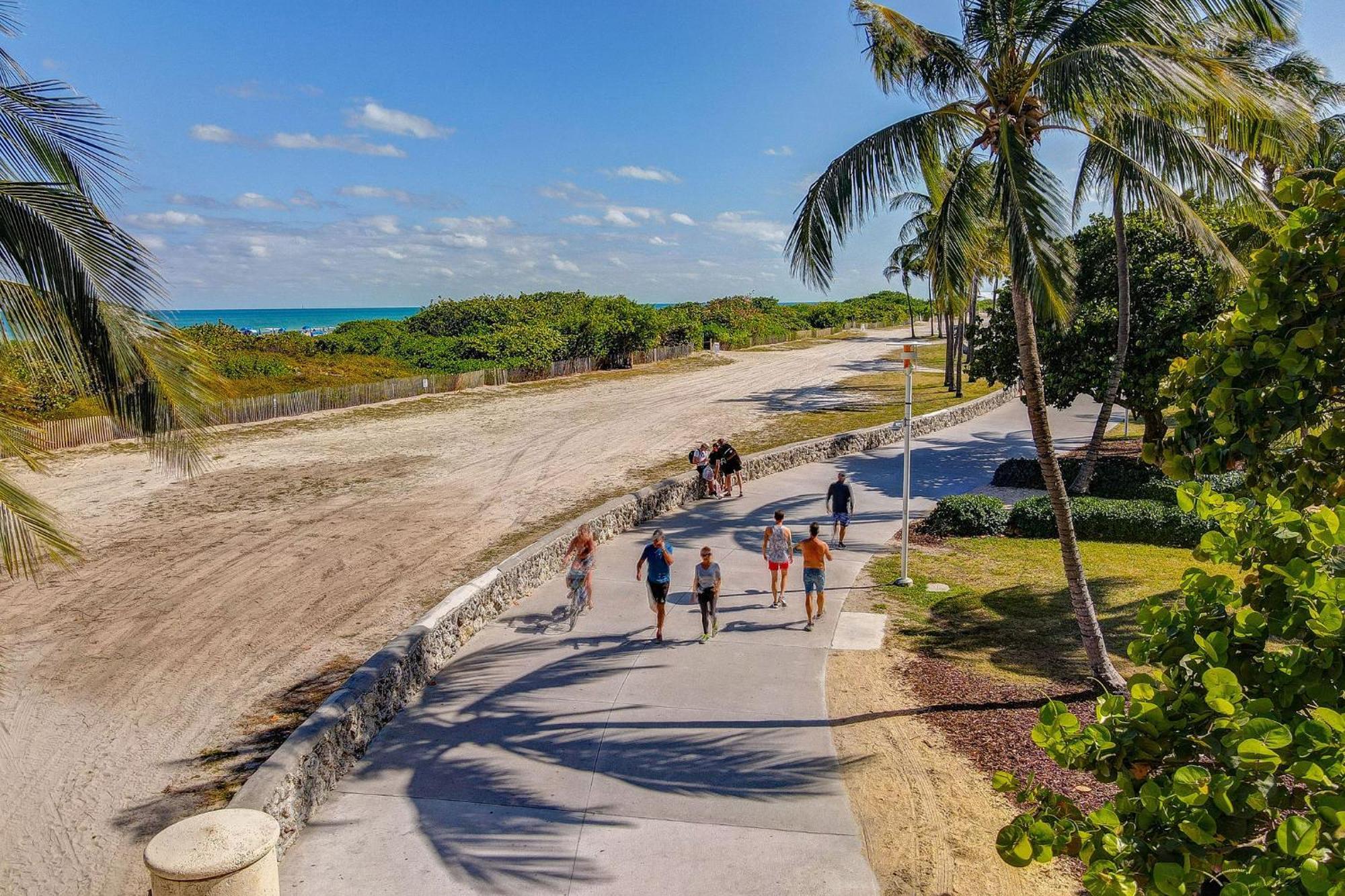 Private Ocean Dr Apt W/2 Queen Beds, Steps 2 Beach Apartment Miami Beach Exterior photo