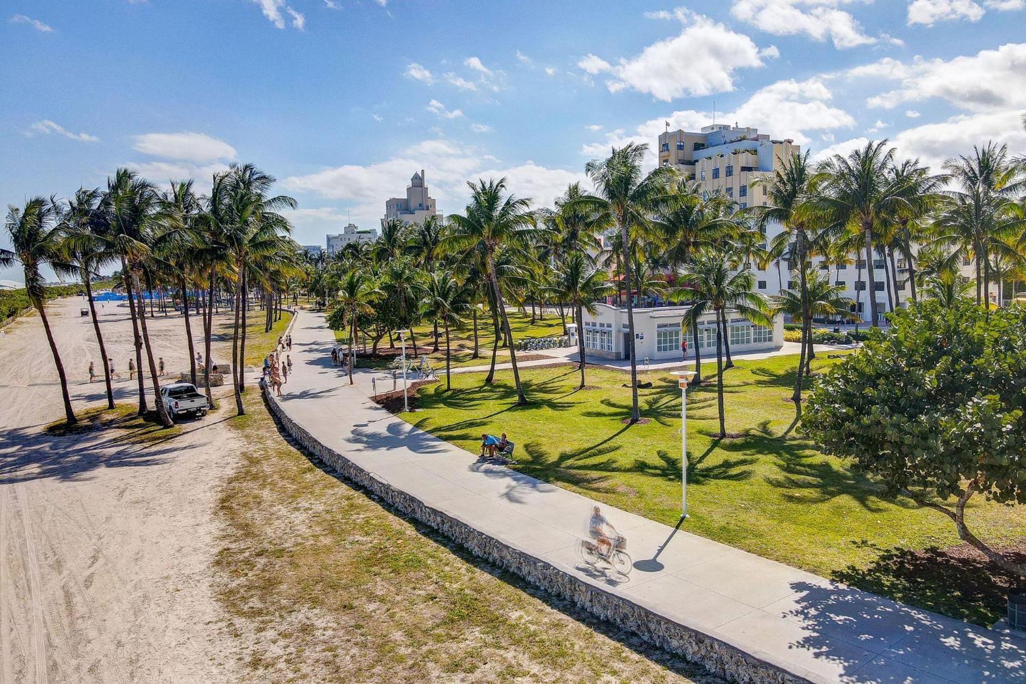 Private Ocean Dr Apt W/2 Queen Beds, Steps 2 Beach Apartment Miami Beach Exterior photo